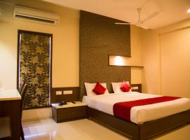 Hotel Sri Sakthi，位于蒂鲁布尔的酒店