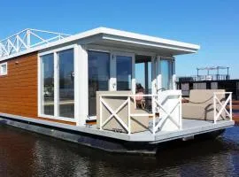 Nice Ship In Sneek With House Sea View