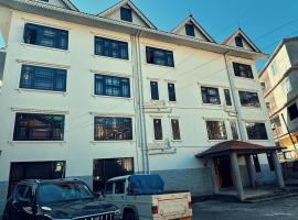 Juniper Mountain Resort，位于拉亨的酒店