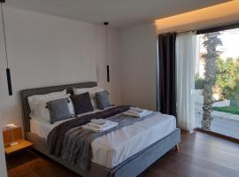 Rafina Studio apartments kondilia，位于拉斐那的酒店