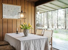 Authentic Friis & Moltke House In Lundo's Nature，位于霍伊斯莱乌的酒店