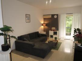 Varkiza Beach Entire Apartment，位于瓦里的酒店