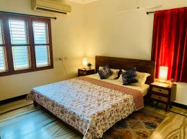Sowkya Stays, Kakinada - Home Stay, Service Apartment, Vididhillu，位于卡基纳达的酒店
