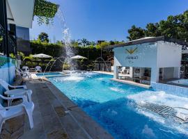 Hotel y Cabañas Parinzzi，位于瓜塔佩的酒店