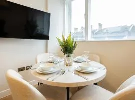 Stunning Apartments with Castle Views - Air Conditioning - Fast Wifi