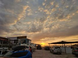 Hotel Za'Warmi，位于瓦尔梅的带泳池的酒店