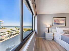 Sandcastles 2BR2BA Cocoa Beach Ocean Views!，位于可可比奇的酒店