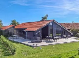 Cozy Home In Væggerløse With Wifi