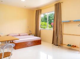 E and C Tourist Inn Regular Room B，位于Daro的酒店