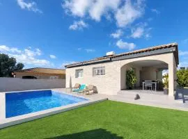 Stunning Home In Olocau
