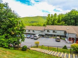 Smoketree Lodge，位于班纳埃尔克的酒店