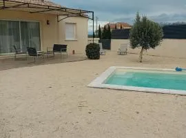 Maison avec piscine privée, 4 ch, 8 pers, Sud