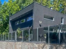 Amazing Home In Borås With Wifi