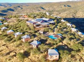 River Crossing Lodge，位于温特和克的带泳池的酒店