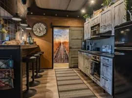 Loft by the lake asunto omakotitalon alakerrassa