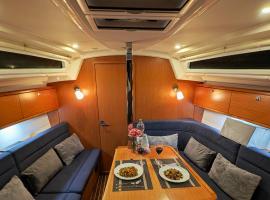 Hausboot Segelyacht Taka in Kroatien，位于韦伯斯卡的酒店