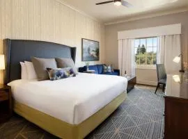 河流露台贵族山庄酒店