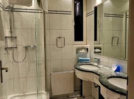 Hotel MALEPARTUS am Kurpark，位于巴特施瓦尔巴赫的酒店