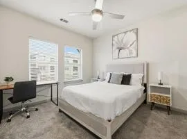 Chisholm Trace 327 Relaxing 2BD 2BA