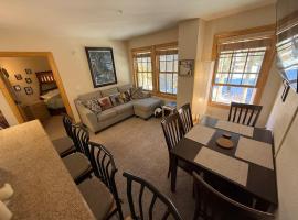 Family Ski Getaway，位于柯克伍德的酒店