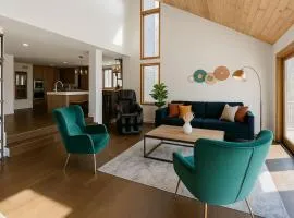 Drift Haus 4 and half BR Mountain Lodge