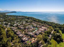 道格拉斯港铂尔曼海神庙度假酒店，位于道格拉斯港的酒店