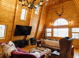 Show Low A-Frame Epic Sunsets Fenced Dog Yard Sleeps 12，位于肖洛的酒店