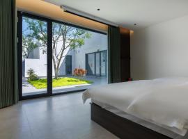 彩云之家环球影城度假区店，位于北京的酒店