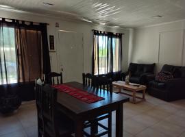 Cabaña Estelares Ubicada en Barreal，位于Calingasta的酒店