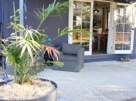 Urunga Fisherman's Cottage - pets ok 15 mins Coffs，位于尤朗加的酒店