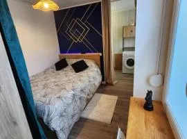 Small quiet house for 3 people