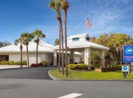 PaddleTail Waterfront Lodge, Trademark Collection by Wyndham，位于克里斯特尔里弗的酒店
