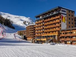 PopAlp la Plagne - Hôtel et Restaurant，位于La Plagne Tarentaise的酒店
