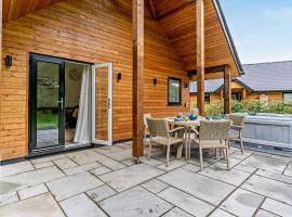 3 Bed in Fairwood 91729，位于Killay的酒店