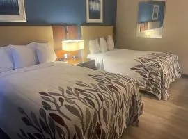Red Roof Inn & Suites Hinesville Renovated with breakfast