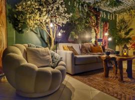 La Forêt Enchantée - Maison avec cheminée et jardin，位于贡比涅的酒店