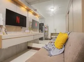 Cozy 1BR Balcony with Pool View Plus Free Parking