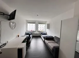 Lise Zimmer Zentral Bequem