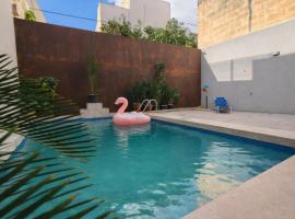 Modern House with Pool - 10 Guests Max，位于Taʼ Ċantar的酒店