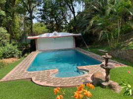 Casa Rancho Cortes the best place to enjoy，位于库埃纳瓦卡的酒店