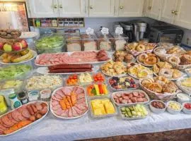 Cozy Nook in Fraser Valley Getaway with Breakfast