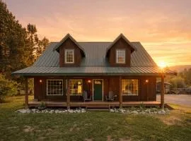 Farmhouse in Plain by NW Comfy Cabins