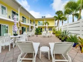 Walk to Venice Beach & Downtown! Couple's Condo