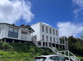 Cabaña vista al mar sector Metri Carretera Austral，位于Lenca的酒店