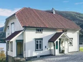 Nice Home In Vråliosen With Wifi
