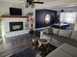 3 BDR lake Simcoe cottage-free parking -day pass to provincial park-one hour from Toronto