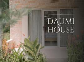 Daumi House，位于Masbagik的酒店