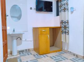 Diamond hotel prampram，位于Prampram的酒店