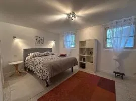 Beaurivage, studio privé dans maison d'hôte avec parc