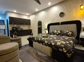 Modern Studio Luxe heaven in Etihad town